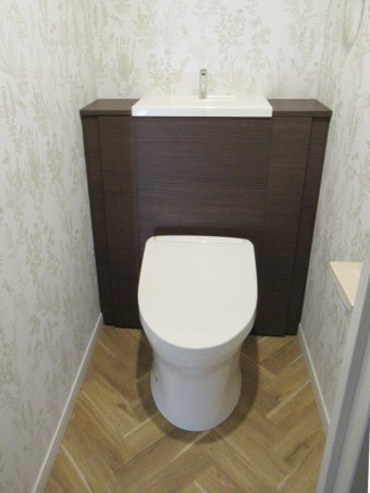 TOTOレストパルI型&ヘリンボーン柄でイメージチェンジ TOTOレストパルI型&ヘリンボーン柄でイメージチェンジ